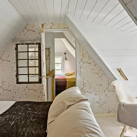 4 Bedroom Gorgeous In Holiday home