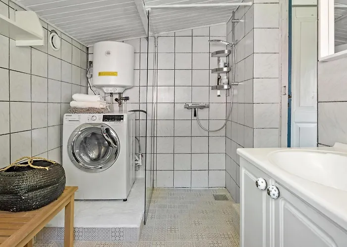 4 Bedroom Gorgeous In Rødby