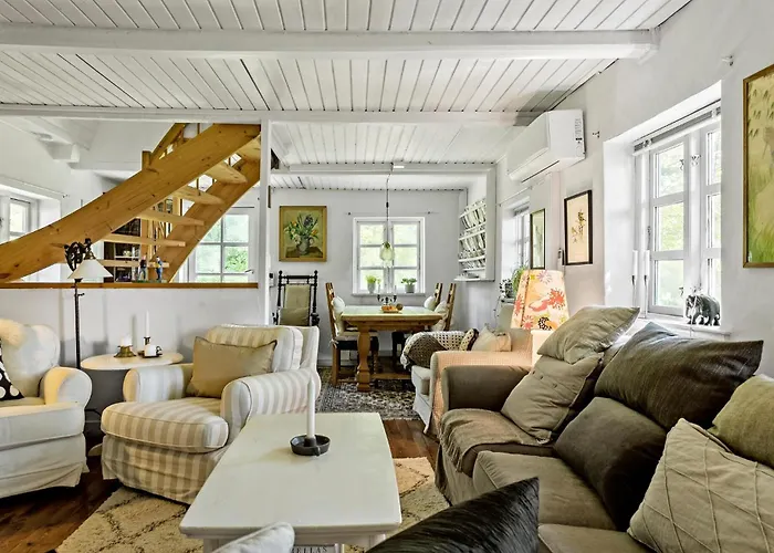 4 Bedroom Gorgeous In 펜션 Rødby